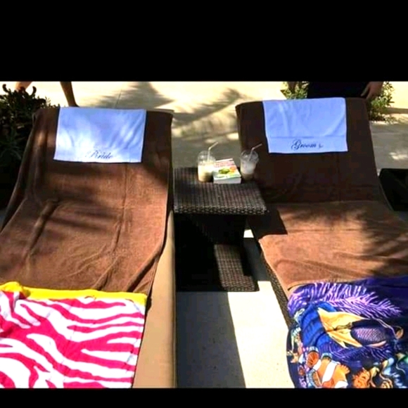 Bride and groom towels - Picture 1 of 2